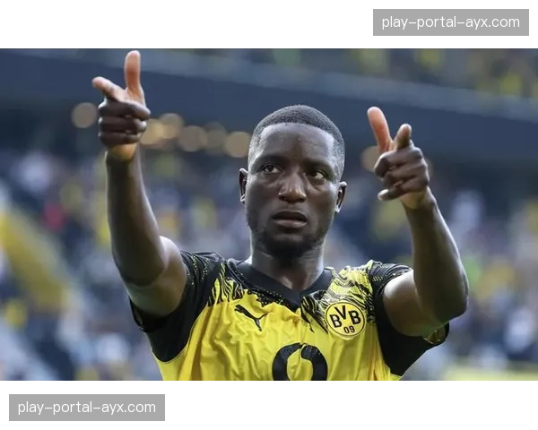 球员表现述评:评点本轮斯图加特前锋吉拉西的帽子戏法